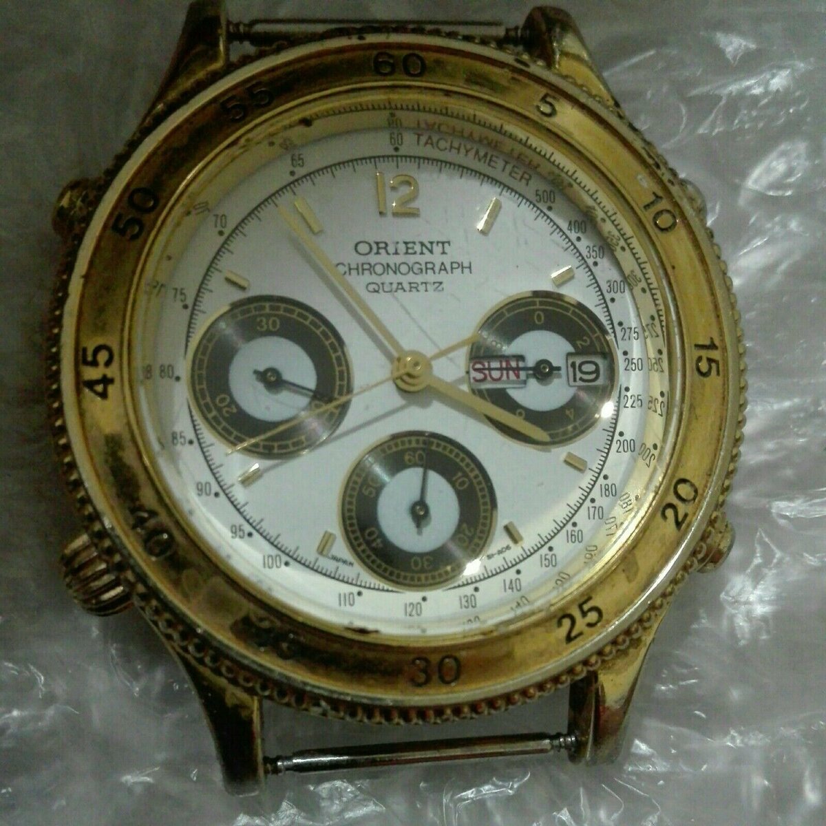 rsz_orient-j39909-80-gold-whiteface-different-subdials-headonly-ebay-feb2021-1.jpg