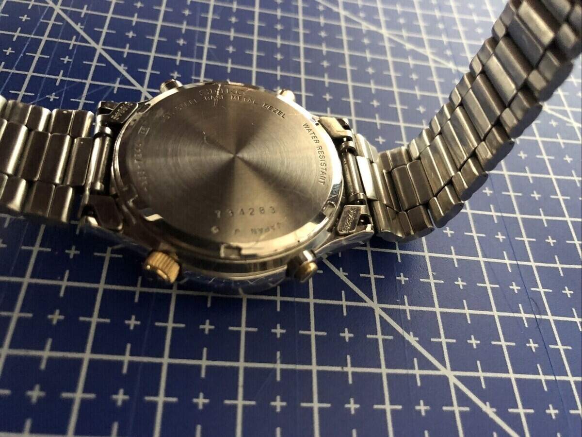 rsz_7a38-724a-stainless-gold-silverywhiteface-ebay-sept2021-august2021-re-listed-revisedphotos-5.jpg