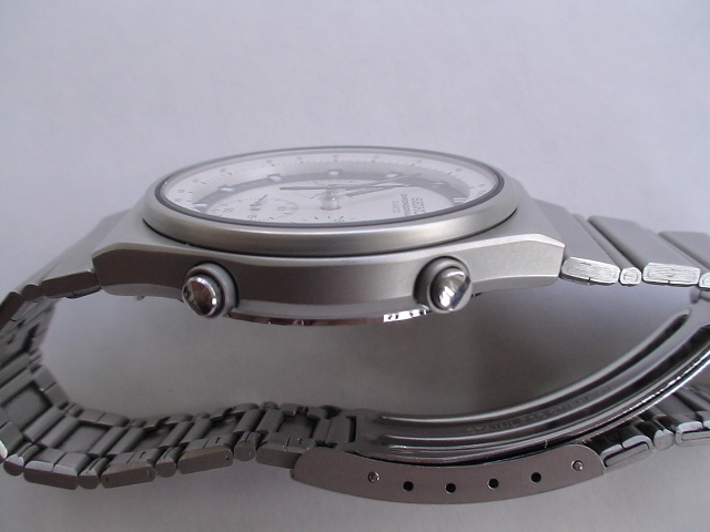 7A28-7010-Stainless-WhiteFace-YahooJapan-Nov2021-8.jpg