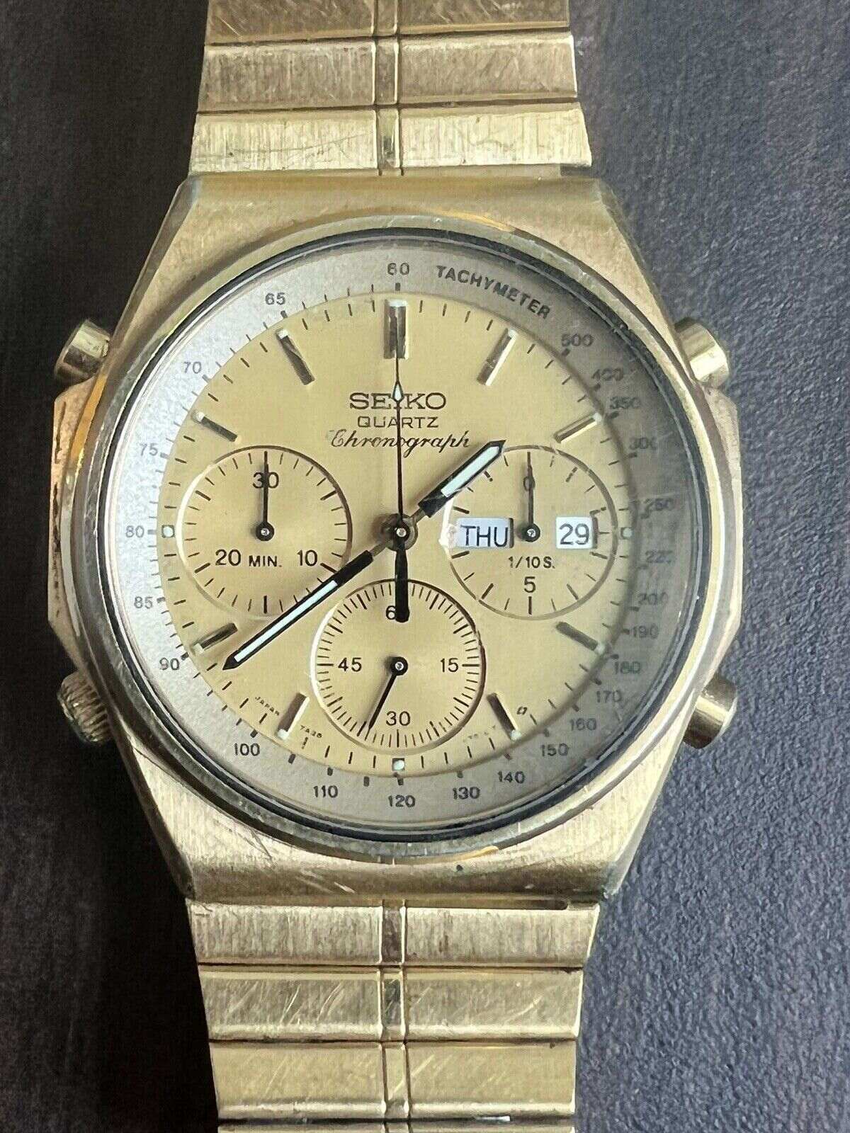 rsz_7a38-7000-gold-wrongbracelet-ebay-sept2022-2.jpg