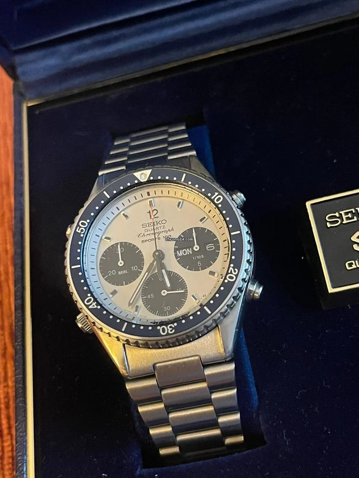 7A38-6000-(Divers)-Stainless-PandaFace-WrongBracelet-Chrono24-Nov2023-(Re-seller)-4.jpg