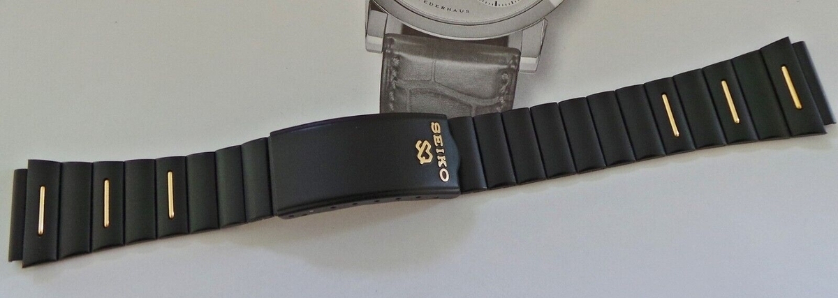 rsz_7a38-7180-black-gold-b1412d-bracelet-ebay-june2022-1.jpg