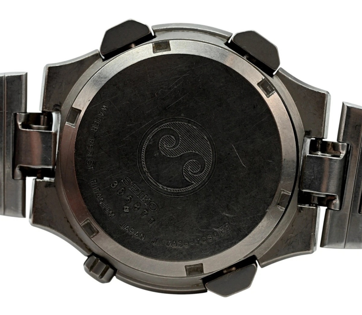 rsz_7a38-7030-titanium-darkgreyface-wrongbracelet-ebay-sept2025-re-seller-9.jpg