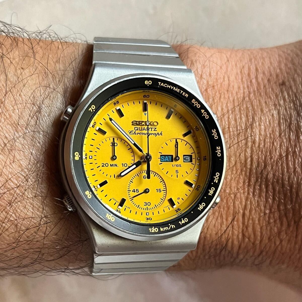 rsz_7a38-701b-vulcan-stainless-yellowface-instagram-queenseiko-domenicomandaglio-wristshot-sat3.jpg